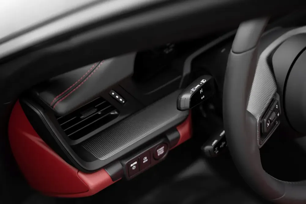 2025 PORSCHE 911 CARRERA 4 GTS WITH WARRANTY - Image 15