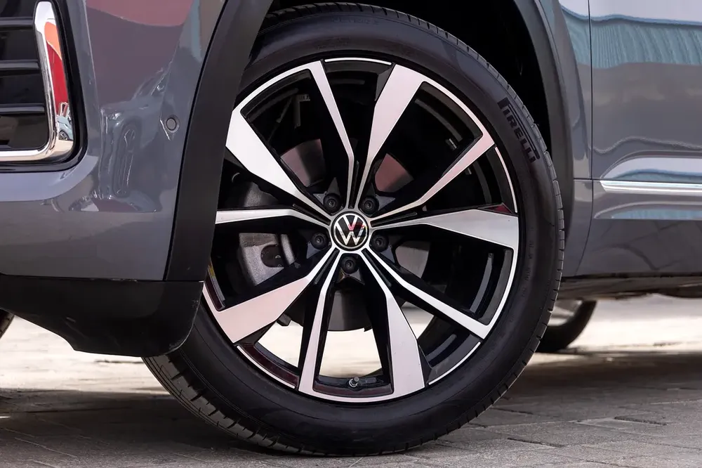 Volkswagen Teramont R-Line 2024 GCC | Agency Warranty | Service Contract - Image 9