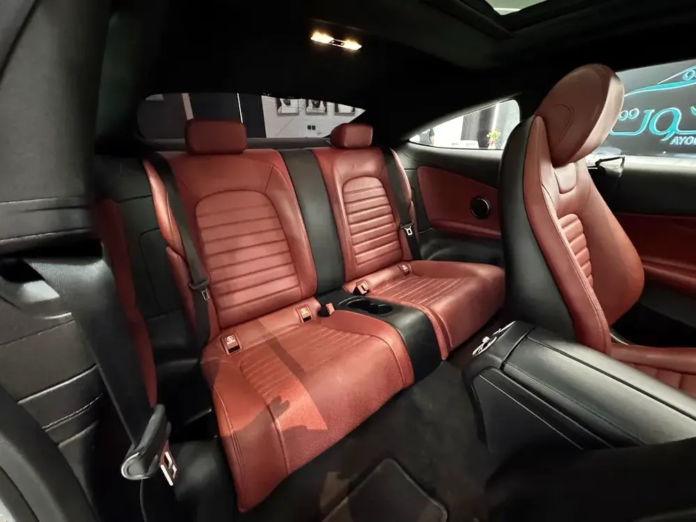 LOVELY MERCEDES C200 COUPE || FULL OPTION || GCC ||  ACCIDENTS FREE - Image 20