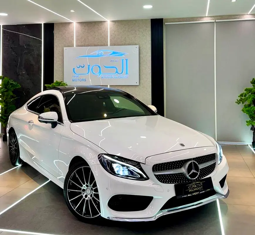 LOVELY MERCEDES C200 COUPE || FULL OPTION || GCC ||  ACCIDENTS FREE - Image 9