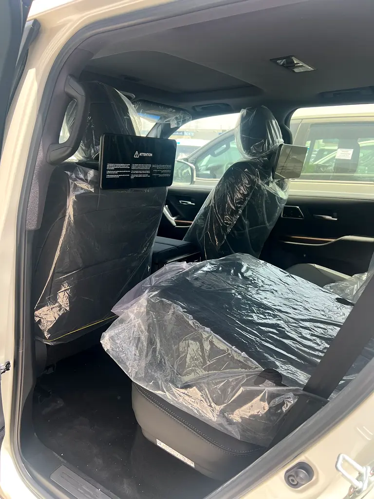 Toyota Land Cruiser VX 2023 - European Specs - Pristine Condition - Image 6