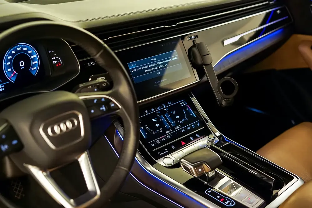 AED 2961 PM | AUDI Q8 QUATTRO 2020 S LINE | SINGLE OWNER | PRISTINE CONDITION | 1 YEAR WARRANTY| GCC - Image 12