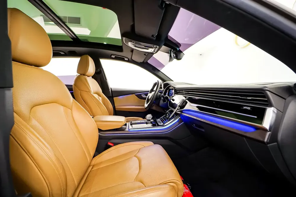 AED 2961 PM | AUDI Q8 QUATTRO 2020 S LINE | SINGLE OWNER | PRISTINE CONDITION | 1 YEAR WARRANTY| GCC - Image 15