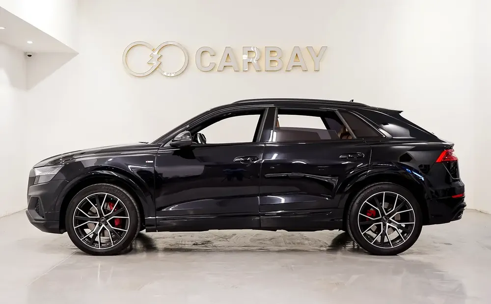 AED 2961 PM | AUDI Q8 QUATTRO 2020 S LINE | SINGLE OWNER | PRISTINE CONDITION | 1 YEAR WARRANTY| GCC - Image 4