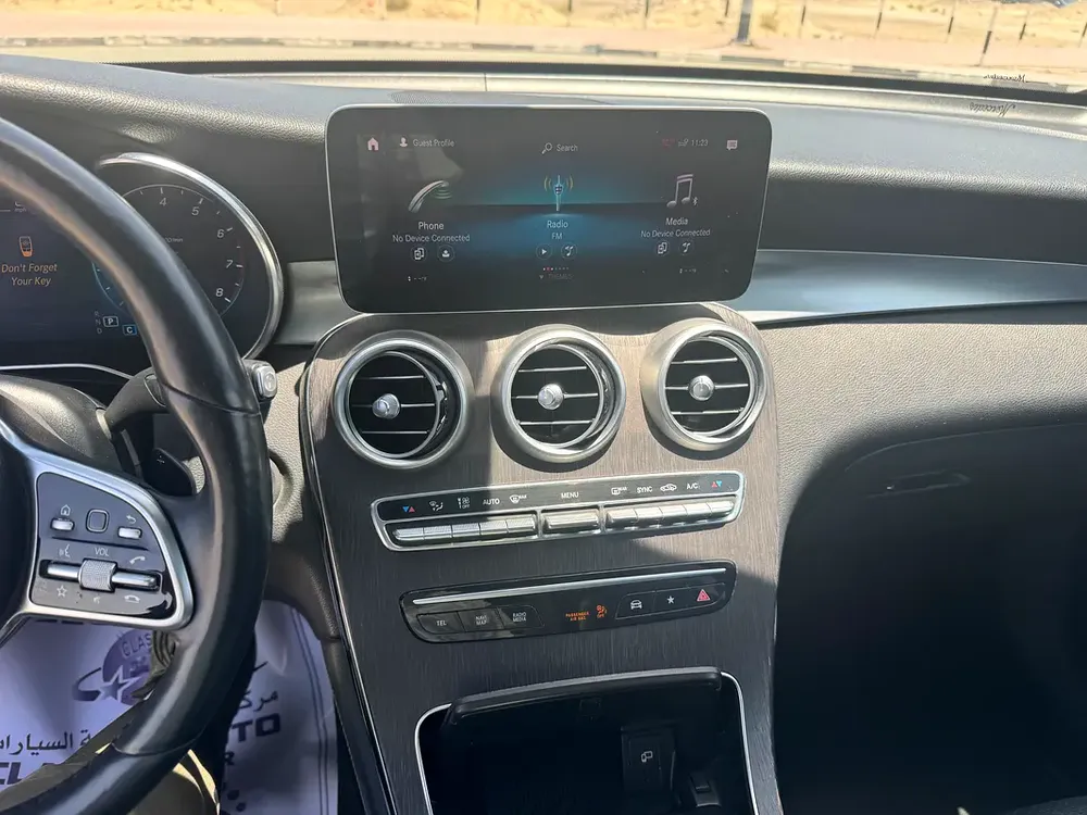 Mercedes-Benz GLC 300 4MATIC 2020 | American Specs | Pristine Condition - Image 12