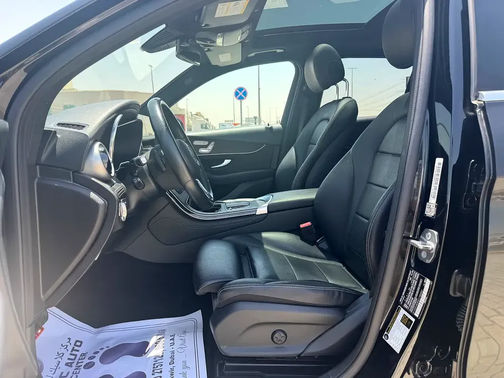 Mercedes-Benz GLC 300 4MATIC 2020 | American Specs | Pristine Condition - Image 8