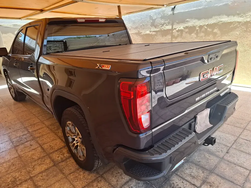 GMC. SIERRA رمادي غامق - Image 8