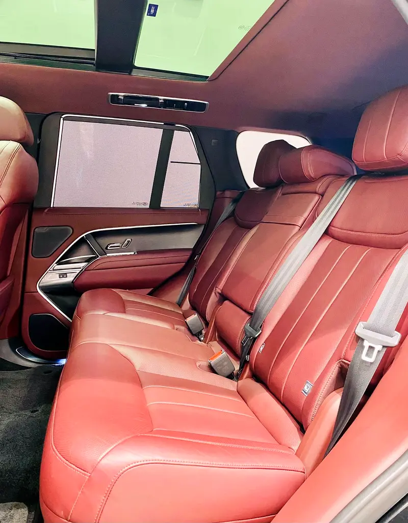2022 Land Rover Range Rover P530 | GCC Specs | Low Mileage - Image 15