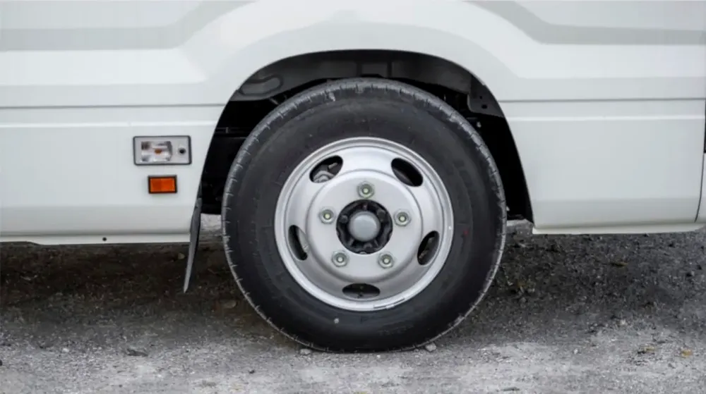 New 2025 Toyota Coaster - GCC Specs - Image 16