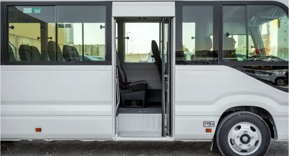 New 2025 Toyota Coaster - GCC Specs - Image 5