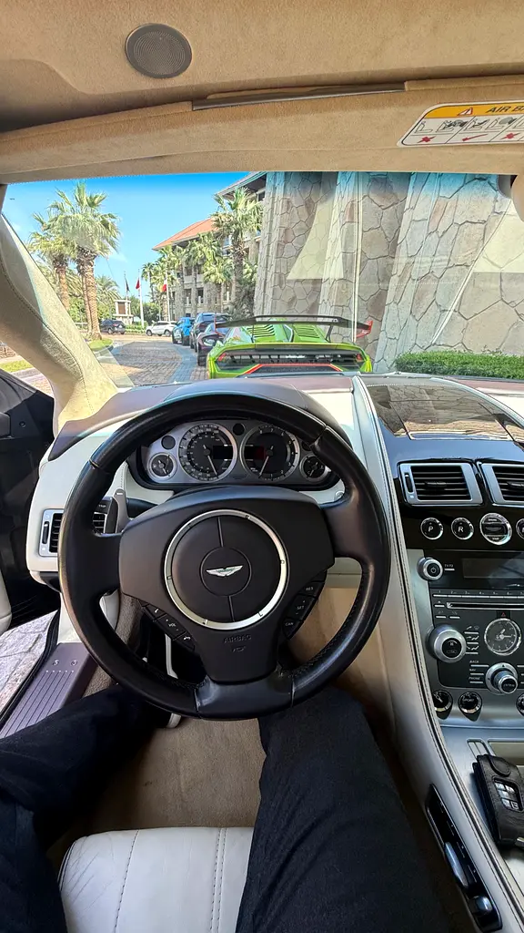Aston Martin DB9 - Image 7
