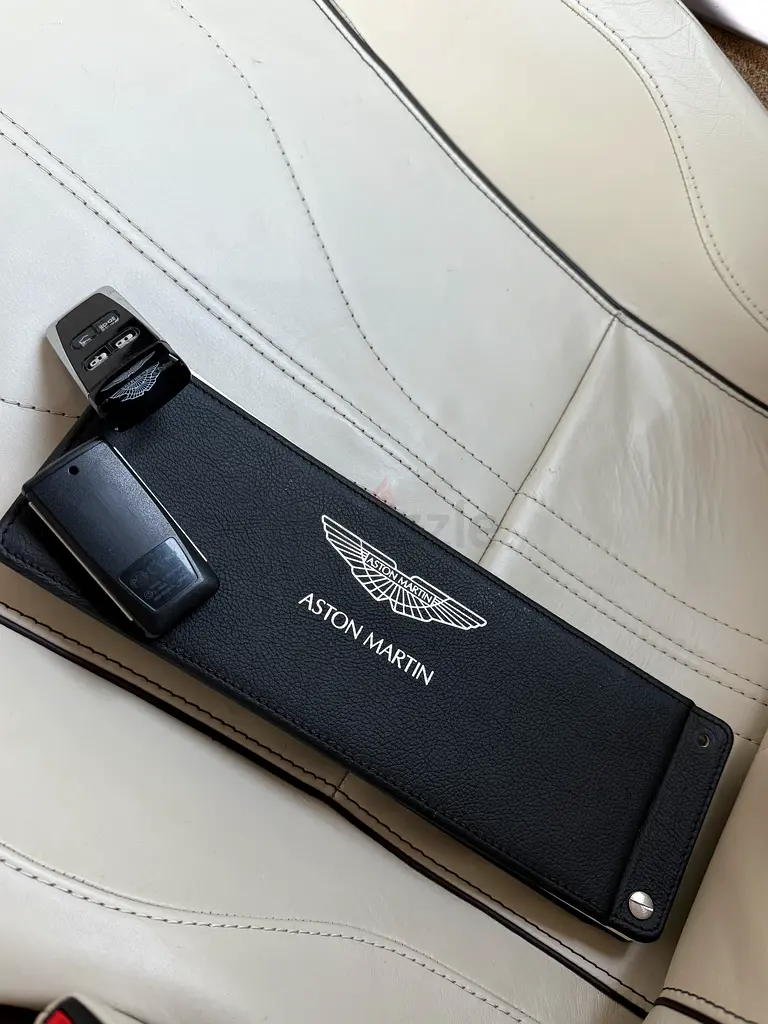 Aston Martin DB9 - Image 9