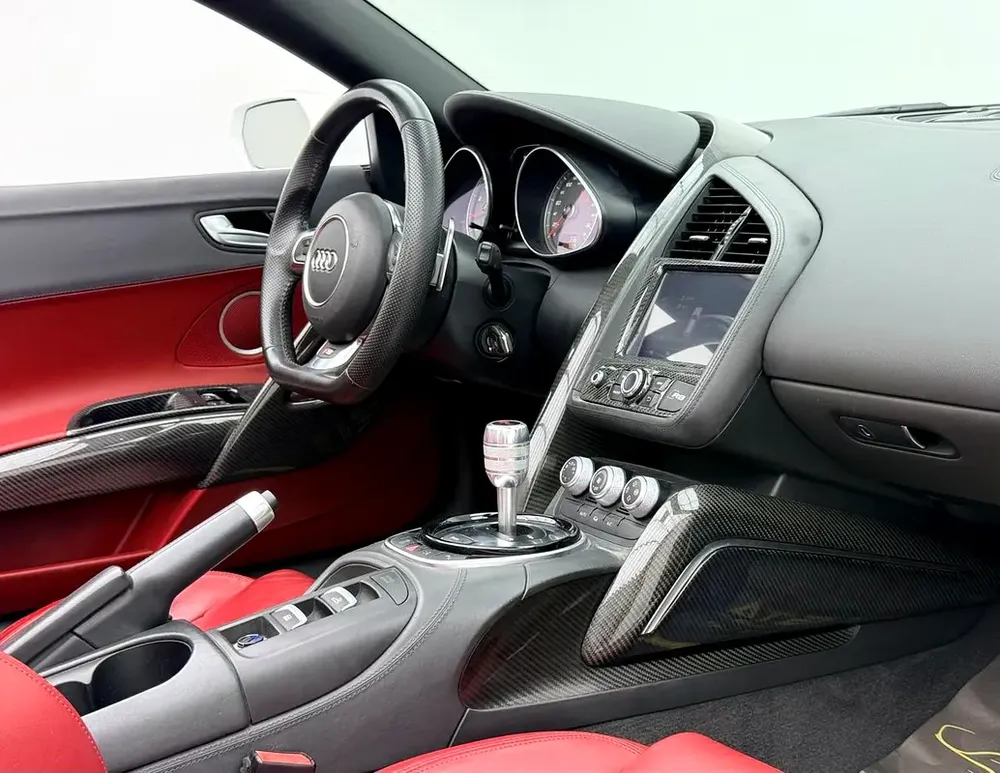 2014 Audi R8 Spyder, Service History, Excellent Condition, GCC - Image 12