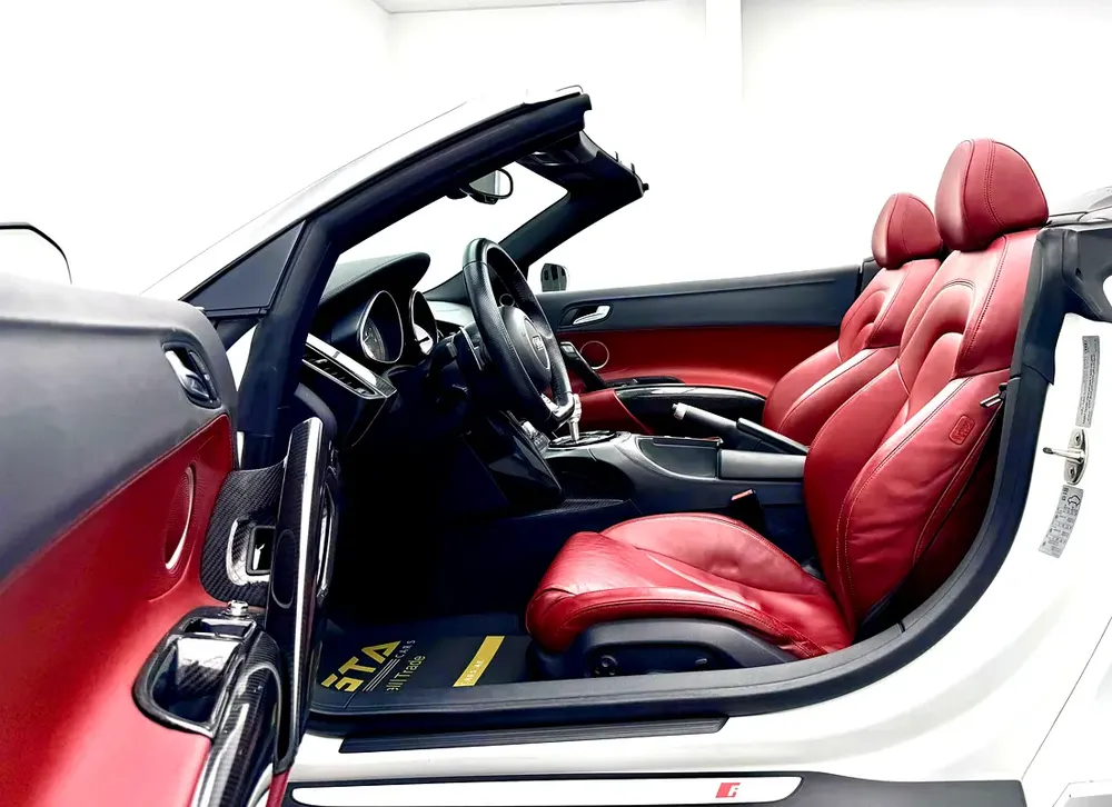 2014 Audi R8 Spyder, Service History, Excellent Condition, GCC - Image 13
