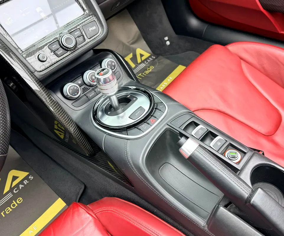 2014 Audi R8 Spyder, Service History, Excellent Condition, GCC - Image 16