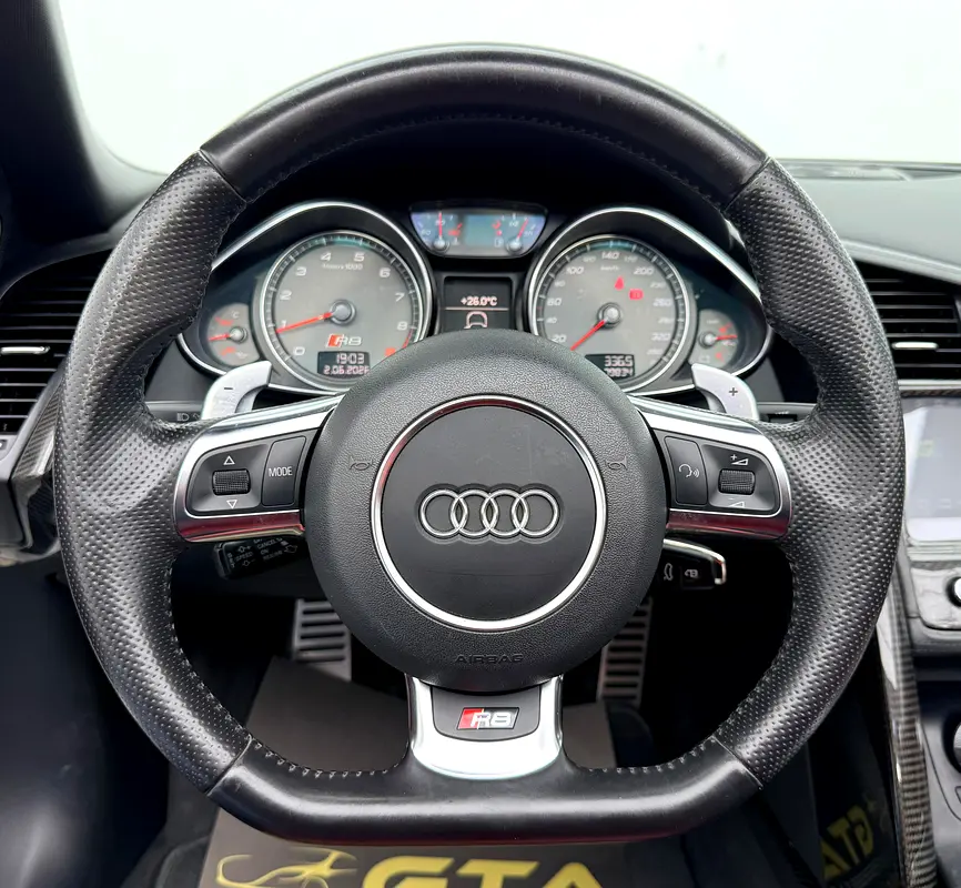 2014 Audi R8 Spyder, Service History, Excellent Condition, GCC - Image 9