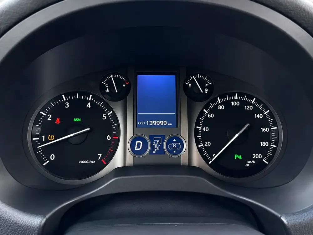 Lexus GX 460 Platinum 2017 GCC Specs - Pristine Condition full service history available - Image 11