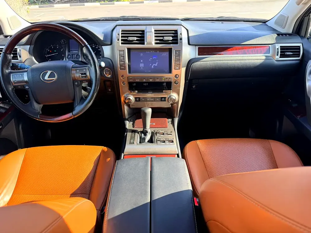 Lexus GX 460 Platinum 2017 GCC Specs - Pristine Condition full service history available - Image 12