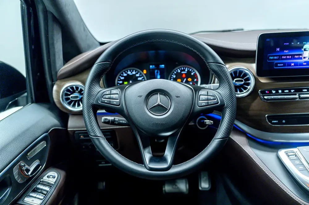 Mercedes V350L - Brand New - Image 16