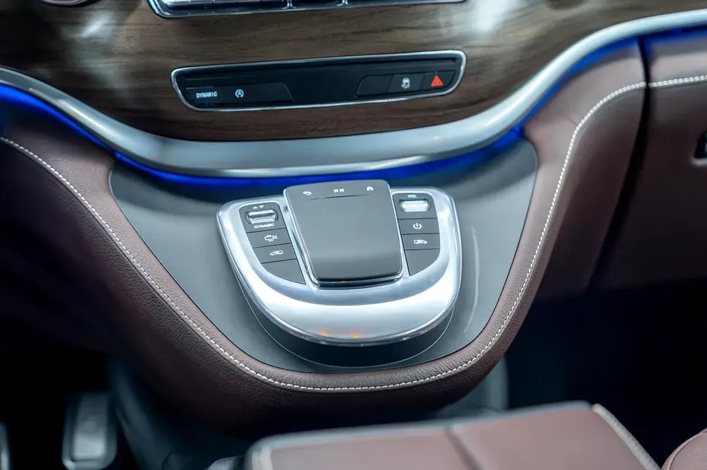 Mercedes V350L - Brand New - Image 18