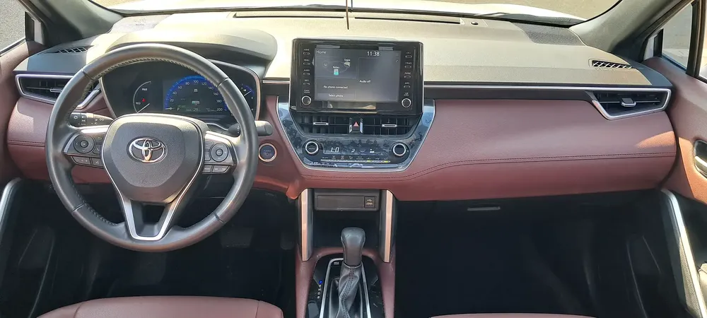 COROLLA CROSS 2024 HYBRID FULL OPTION NO.1 GCC FREE SERVICE 80000 KM + WARRANTY AL FUTTAIM + NO PAIN - Image 16