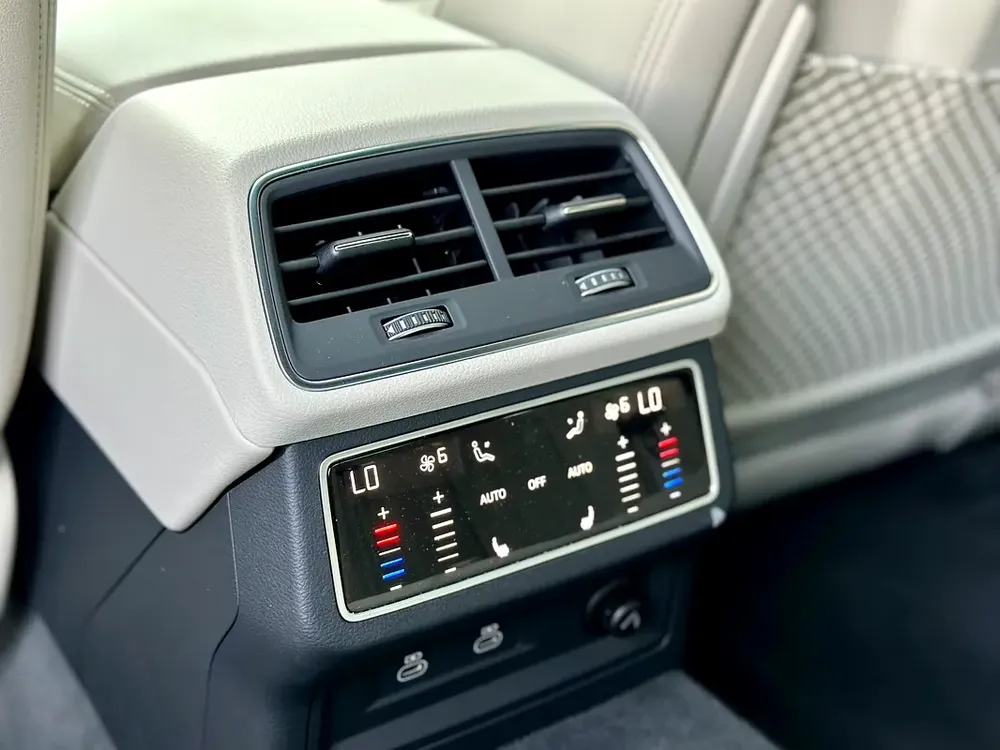 AUDI A6 45TFSI S-LINE 2023 - Image 16