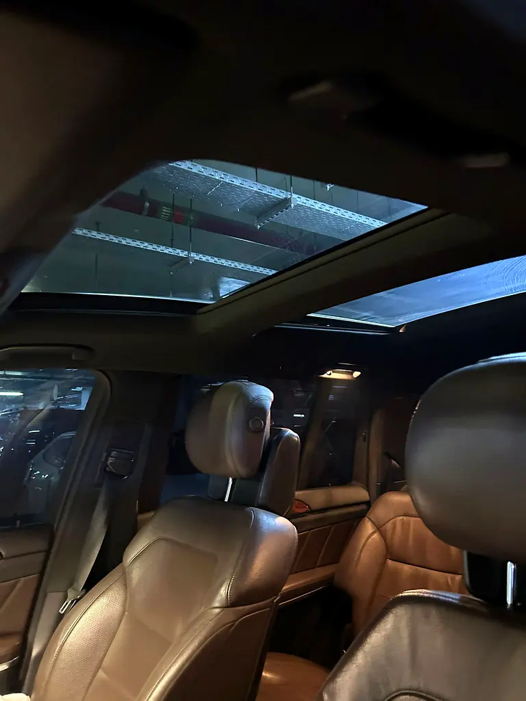 Mercedes-Benz GL 500 4matic 2015 - GCC Specs - Excellent Condition - Image 10