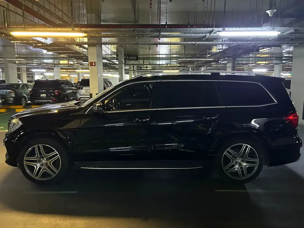 Mercedes-Benz GL 500 4matic 2015 - GCC Specs - Excellent Condition - Image 4