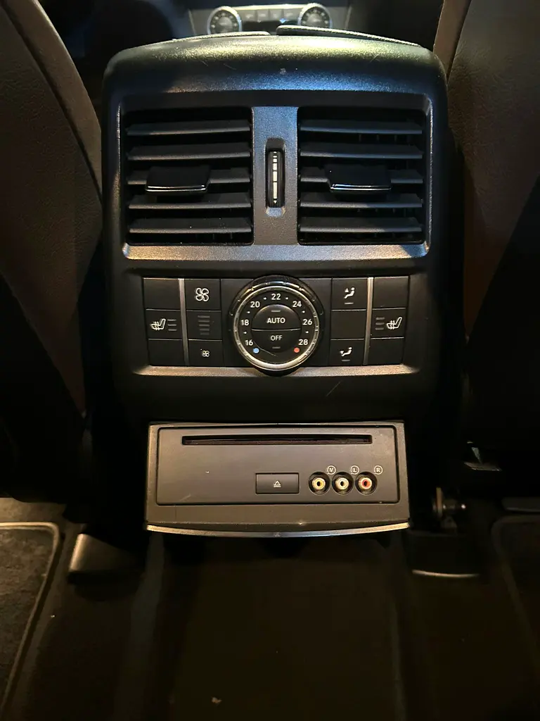 Mercedes-Benz GL 500 4matic 2015 - GCC Specs - Excellent Condition - Image 6