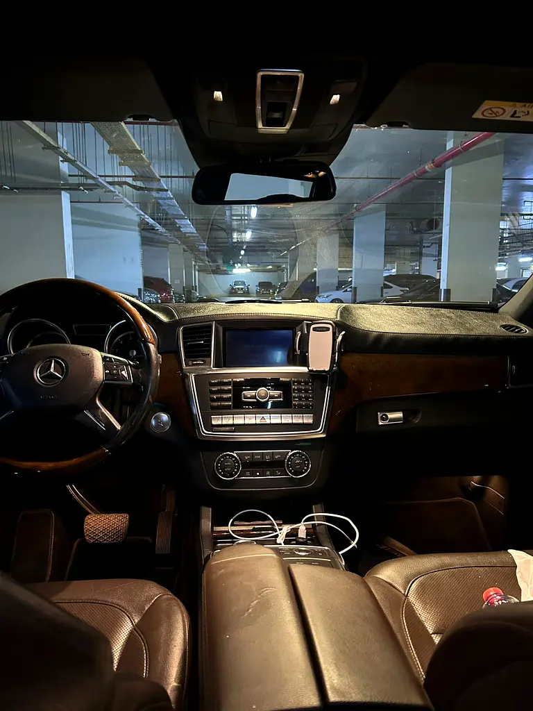 Mercedes-Benz GL 500 4matic 2015 - GCC Specs - Excellent Condition - Image 7