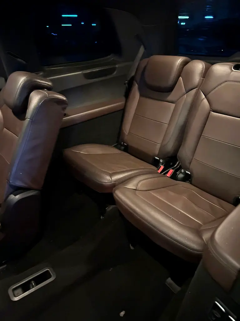 Mercedes-Benz GL 500 4matic 2015 - GCC Specs - Excellent Condition - Image 9