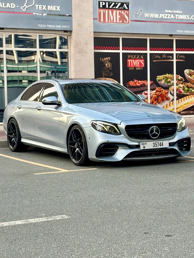 2017 Mercedes-Benz E-Class E 200 American Specs full option Excellent Condition - Image 11