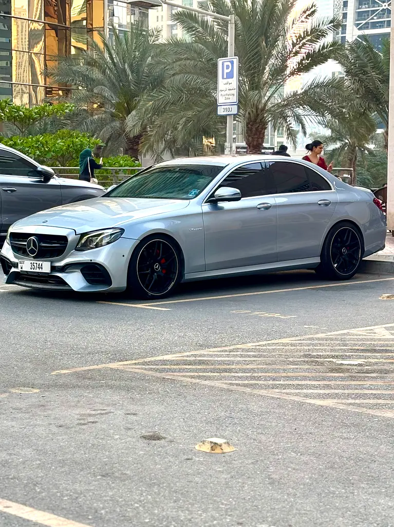 2017 Mercedes-Benz E-Class E 200 American Specs full option Excellent Condition - Image 5