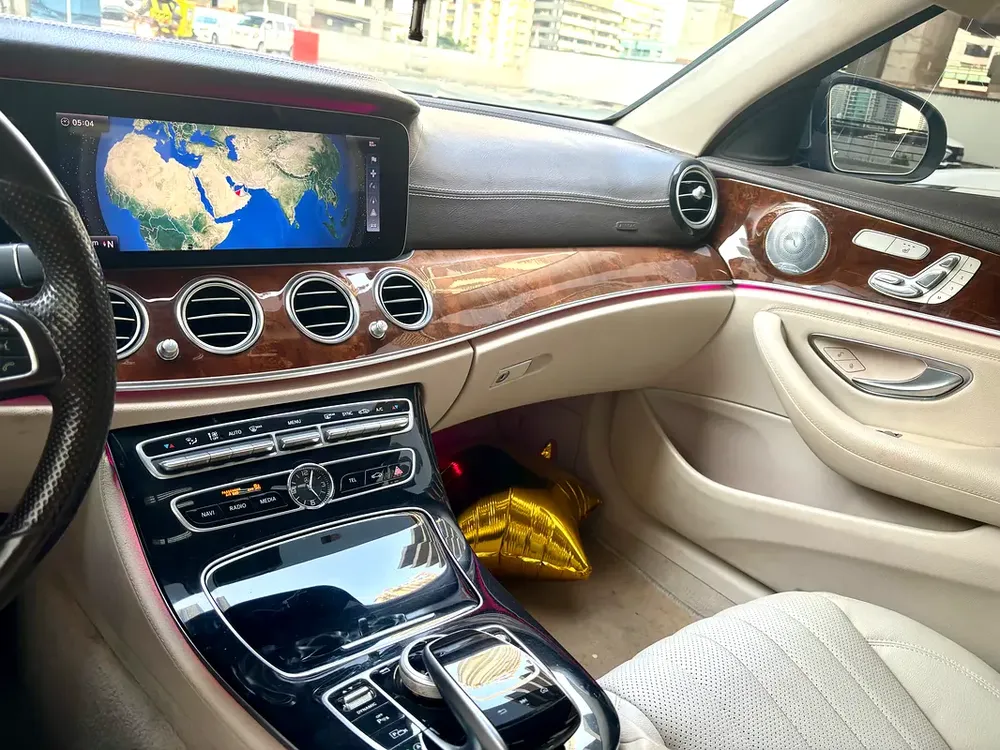 2017 Mercedes-Benz E-Class E 200 American Specs full option Excellent Condition - Image 6