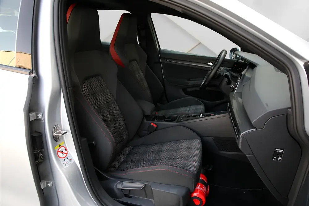 VOLKSWAGEN GOLF GTI - 2022 - GCC - FULLY LOADED - AMAZING CONDITION - Image 11