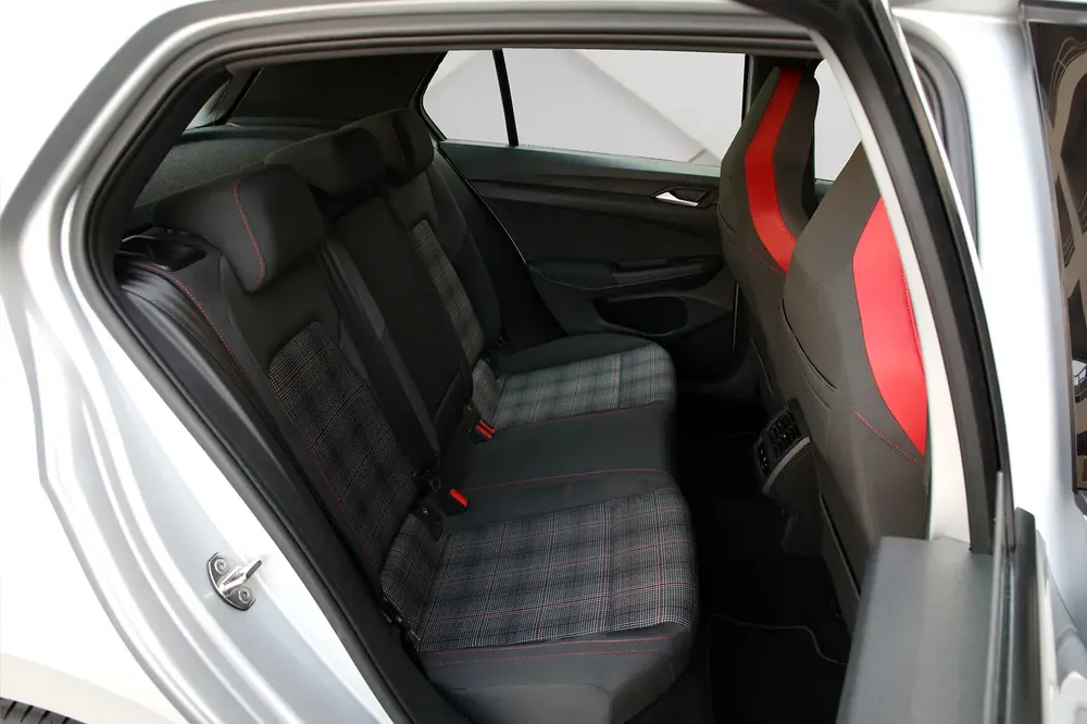 VOLKSWAGEN GOLF GTI - 2022 - GCC - FULLY LOADED - AMAZING CONDITION - Image 17