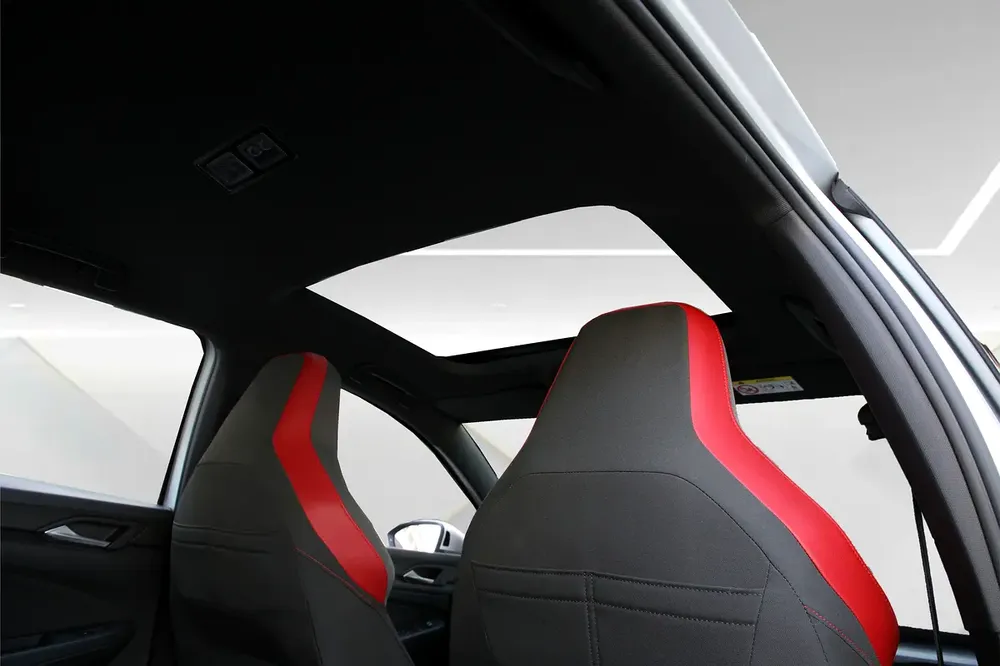 VOLKSWAGEN GOLF GTI - 2022 - GCC - FULLY LOADED - AMAZING CONDITION - Image 18