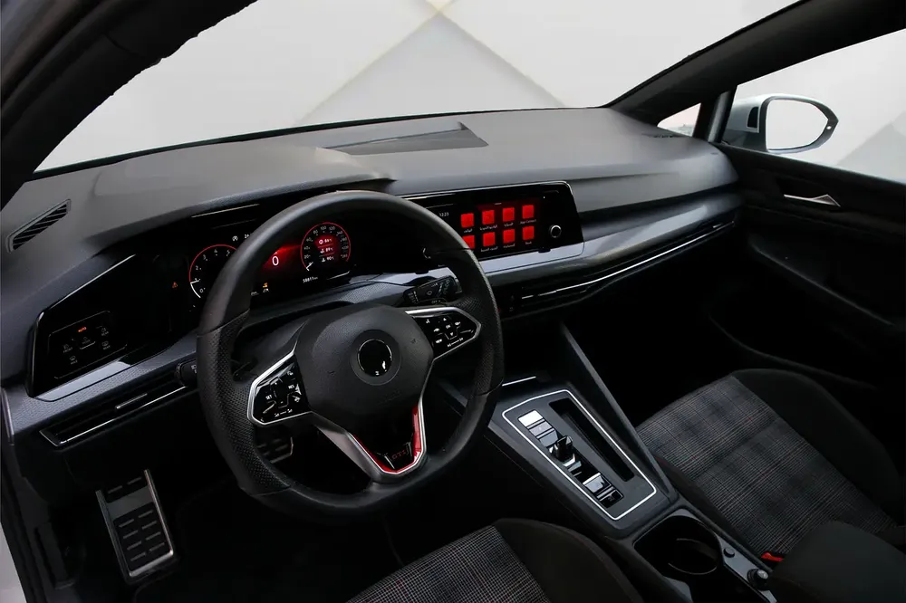 VOLKSWAGEN GOLF GTI - 2022 - GCC - FULLY LOADED - AMAZING CONDITION - Image 8