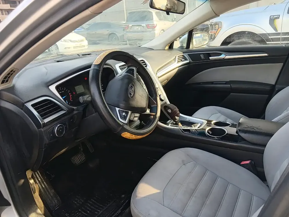 2013 Ford Fusion - US Specs - mid options - Image 6