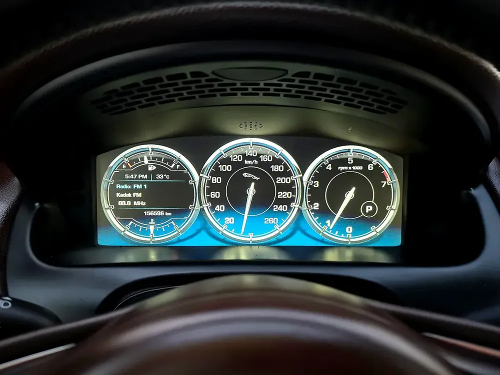 Jaguar XJ-L 2015 Blue | 2.0L- 4 Cylinder | Turbocharged| Panoramic | Full Service History | GCC Spec - Image 18