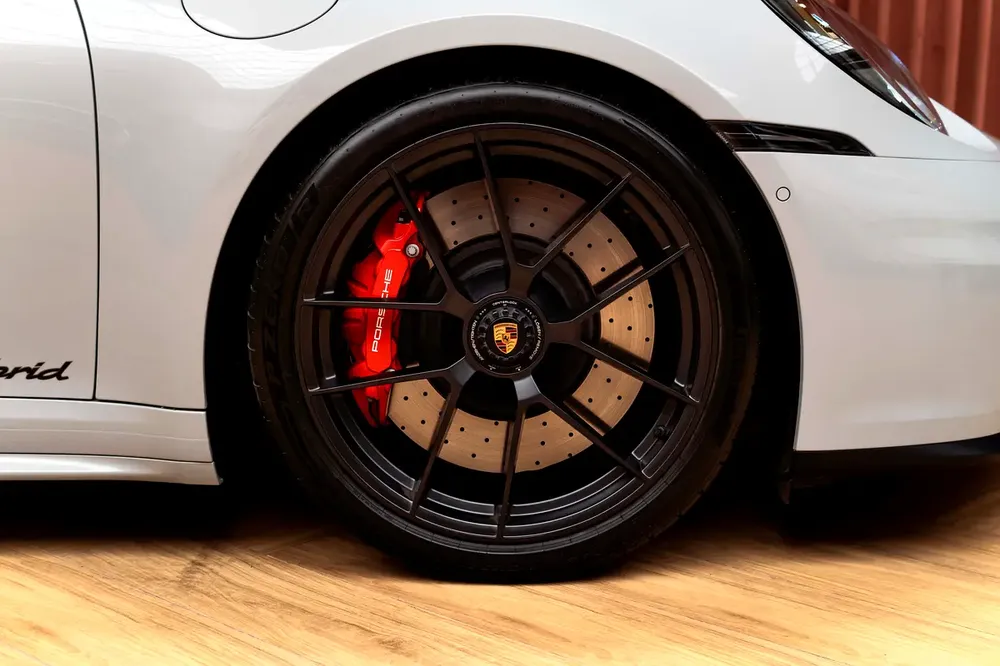 PORSCHE 911 Carrera 4 GTS (992.2) | AEROKIT PACKAGE | WARRANTY TILL 2029 - Image 5