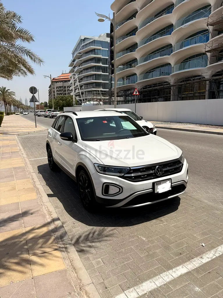 VOLKSWAGEN T-ROC STYLE 1.4 TSI 2023 | GCC SPECS | FULL VW SERVICE HISTORY | ACCIDENT FREE - Image 6