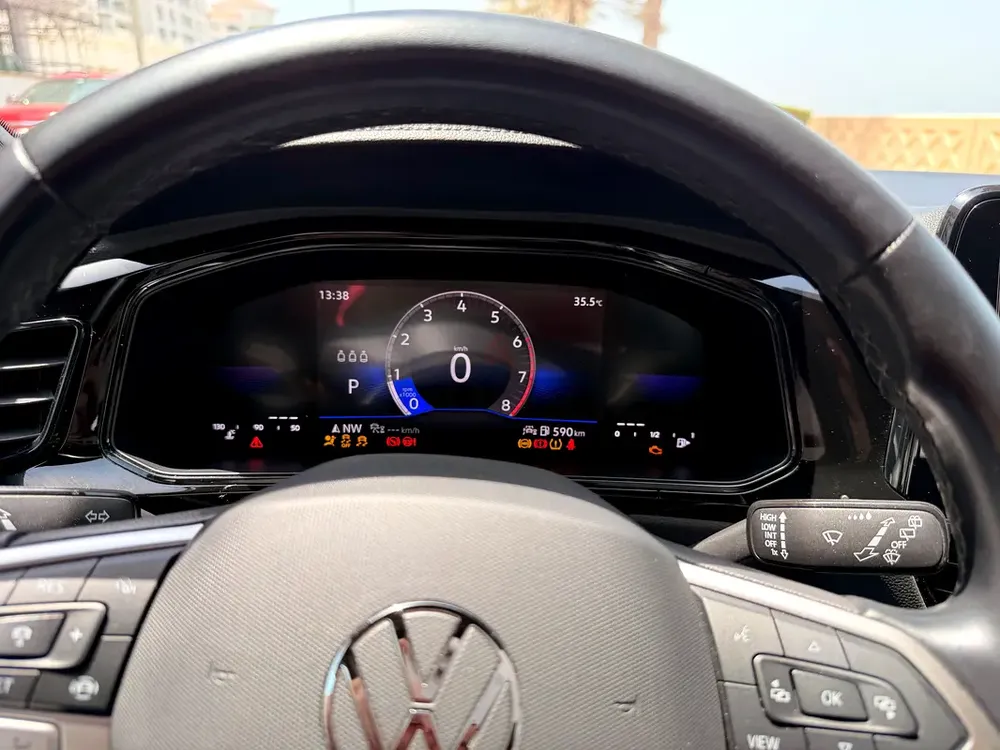 VOLKSWAGEN T-ROC STYLE 1.4 TSI 2023 | GCC SPECS | FULL VW SERVICE HISTORY | ACCIDENT FREE - Image 9