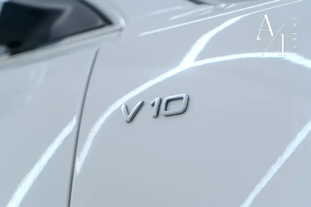 2009 Audi S8 V10, Clean Title, Zero Paint, GCC - Image 17