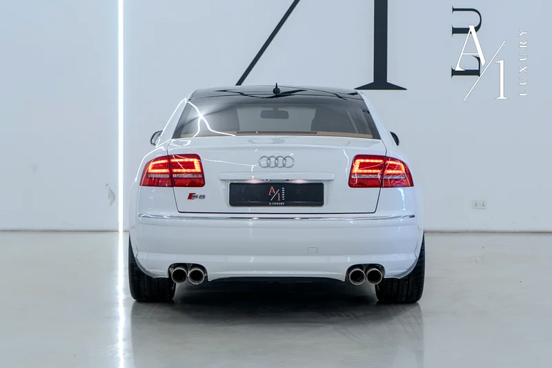 2009 Audi S8 V10, Clean Title, Zero Paint, GCC - Image 5