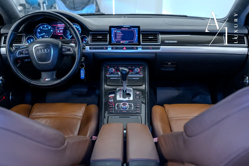 2009 Audi S8 V10, Clean Title, Zero Paint, GCC - Image 7