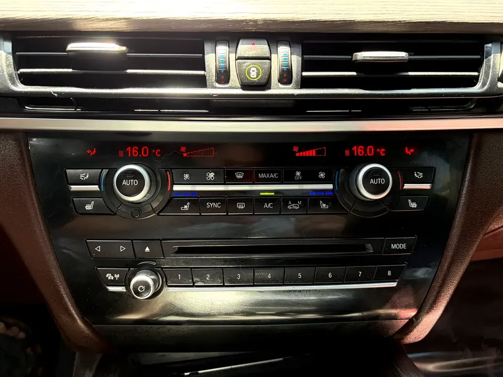 BMW X5 xDrive50i 2014 | GCC Specs | V8 TwinPower Turbo - Image 8