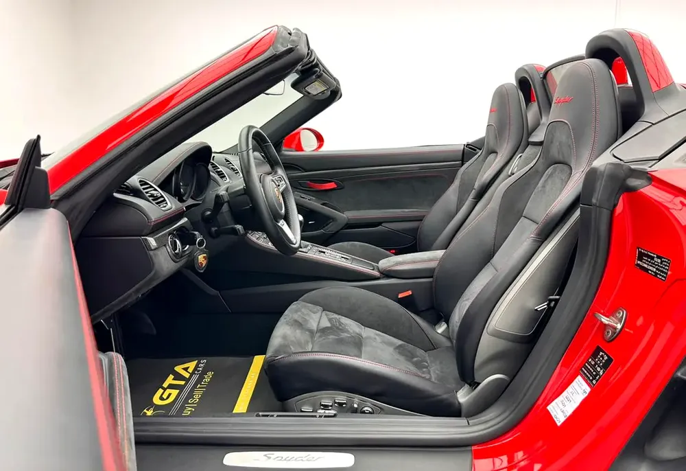 2020 Porsche 718 Spyder, 3 Years Porsche Warranty, Porsche Full Service History, GCC - Image 13