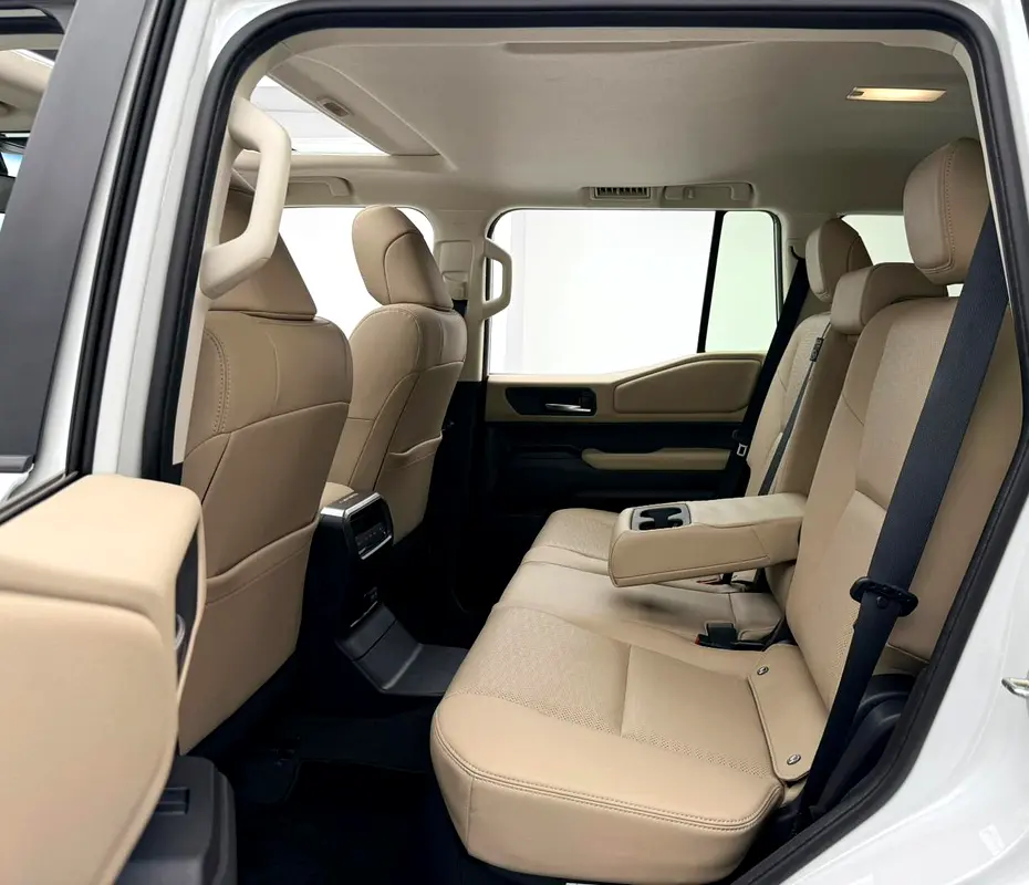 2025 Toyota Prado GXL, 2028 Toyota Warranty, Very Low Km, 7 Seater, Fully Loaded, GCC - Image 18