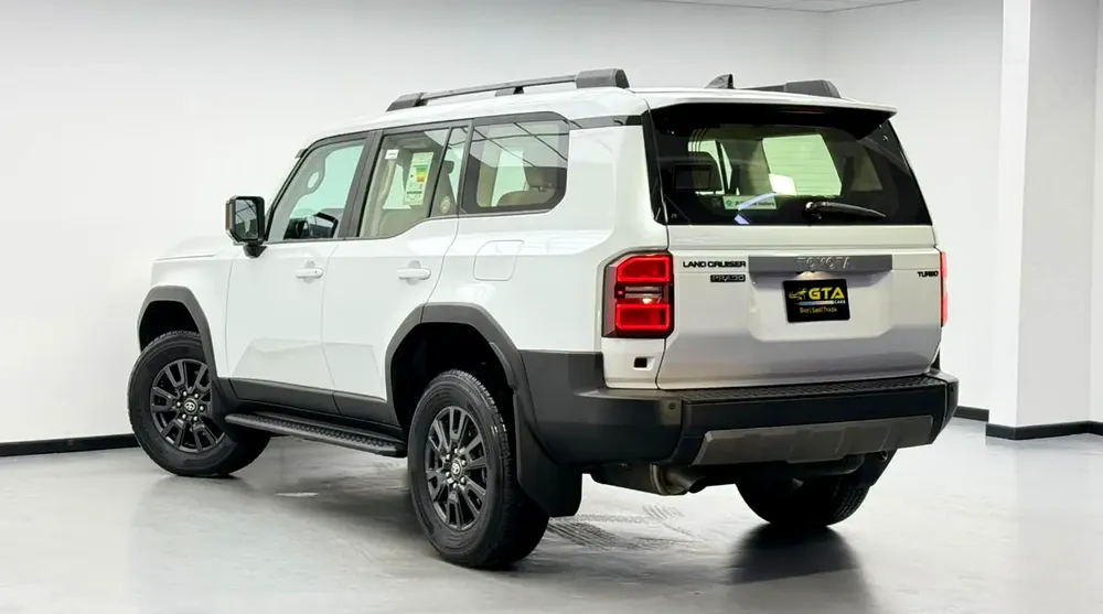2025 Toyota Prado GXL, 2028 Toyota Warranty, Very Low Km, 7 Seater, Fully Loaded, GCC - Image 6